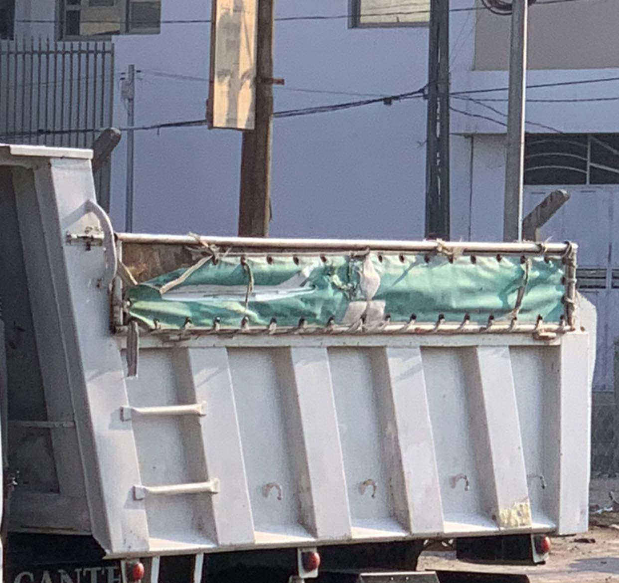 بدي. كنتر البيع بس خياسات بس تلث قواطع والباقي كله نضيف مكان كربلاء سعره ٥٠٠وبي مجال رقم ***********
