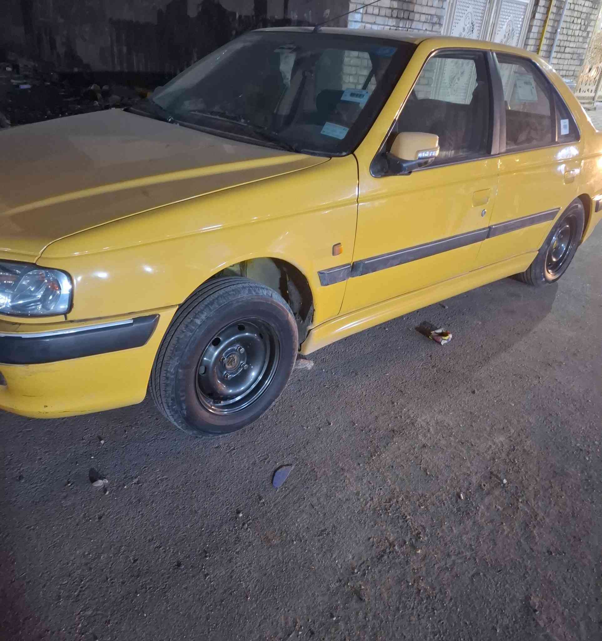 السلام عليكم عليكم بيحو بارس موديل 16 مكينة  بيهة تنقيص قليل كير جديد رقم بغداد دولي لاضربة ولا تبديل  تبريد شغال تتدفئة شغالة تخم تاير بس الهلالات الخلفية   العنوان بغداد شهداء العبيدي السعر ٥٢  وبيه مجال ***********
