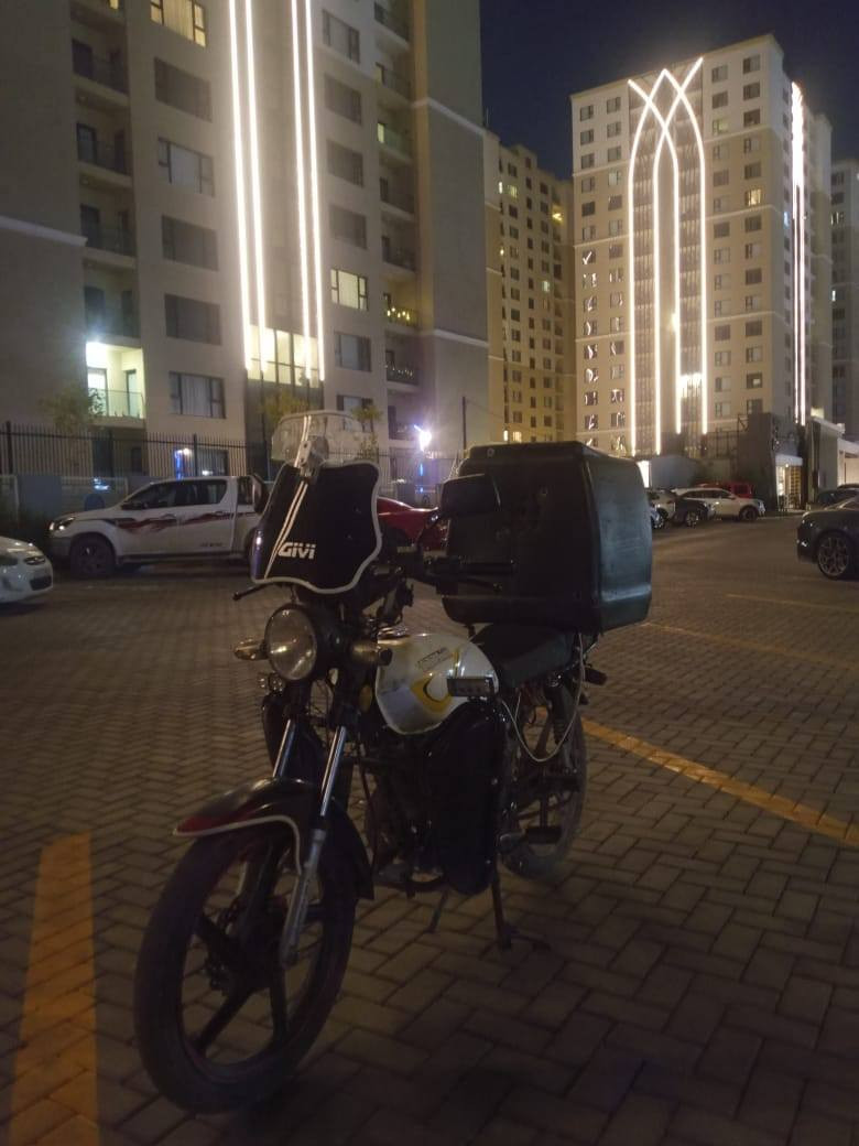 سلام عليكم  دراجة سونلنك ماكس موديل ٢٤ سعر (٦٠٠) بيهة مجال بسيط مكينة نضيف كهربائيات شغال دراجة خدمية تفيد دلفري بيهة نقوصات بسيطة (كلك بدون اوراق اتكفلك سرقة) مكان بغداد حي العامل المنحانية للتواصل ***********
