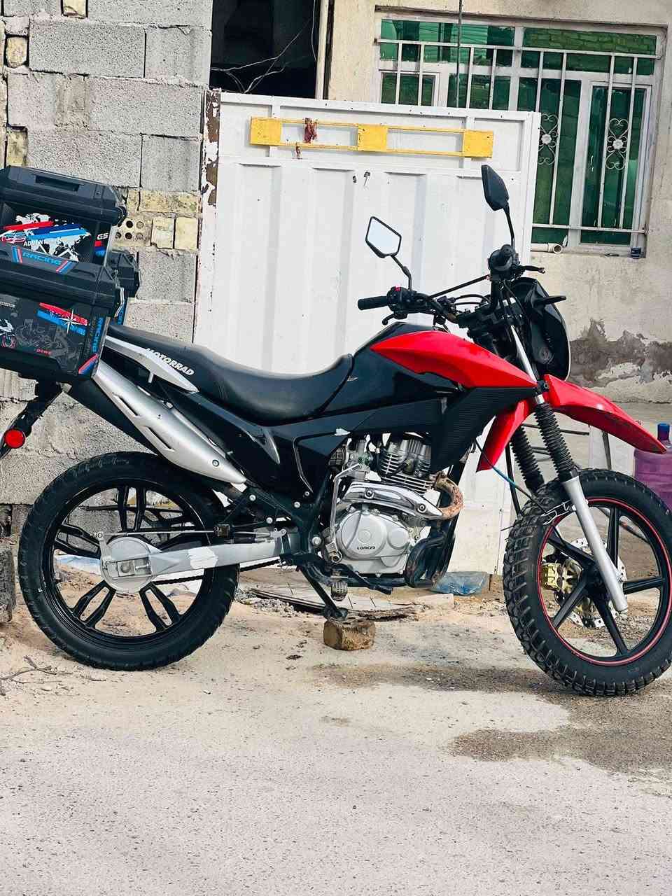 سلام عليكم
قفاز لونسين مديل 23 ونازله بنهاية 25
مرقم اربيل نضيفه واي نقص مابيه مستعجل ع بيعته
سعره 1600 وبيه مجال قليل
***********
***********
