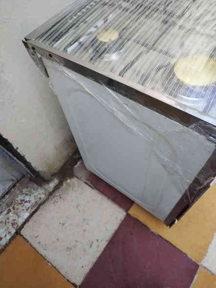 طباخ إيطالي باب اول نضيف جدآ نار فول ٤ مشاعل السعر 100 العنوان الحله نادر ٣ تليفون ***********
