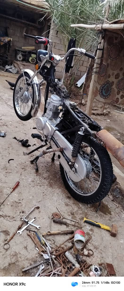 سلام عليكم دراجه البيع صارله 3تشهر من معمره الدراجه كلك كلك مكفول من السرقه مكاني الديوانيه طريق السنيه  السعر 600 وبيه مجال لا تصير لوتي براسي ***********  خابر ودلل ماكو خاص.+شرط الفصلا والسرعه ⚔️✌️ مفتوح والفات
