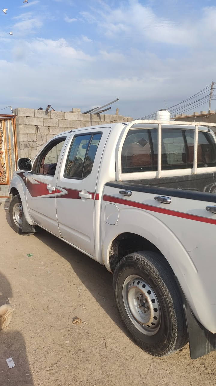 موديل 2013سلام عليكم بيكم نيفاره كير عادي، مكينة كاز سياره حلوه ومرتبه ماناقصه، شي رقم شمالي باسم لولد تريد وكاله تريد تحويل ٨٥ وبيه مجال
مكان السياره بصره  ***********
