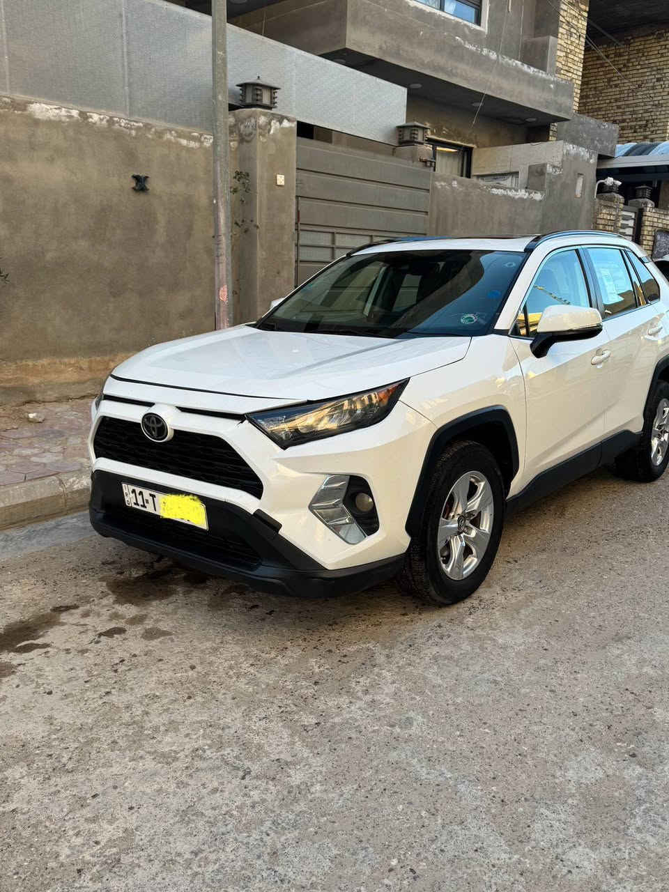 السلام عليكم راف فور   موديل ٢٠١٩ حادثها كما موضح بالصور فول مواصفات بدون ايرباك بصمه فتحه رادار نقاط عمياء كشن كهرباء جنطه كهرباء كشنات تدفئه ويل كب ماشيه ١٤٠ الف كيلو السياره بالكوت مركز المدينه  السعر المطلوب ١٩٨$ ***********
