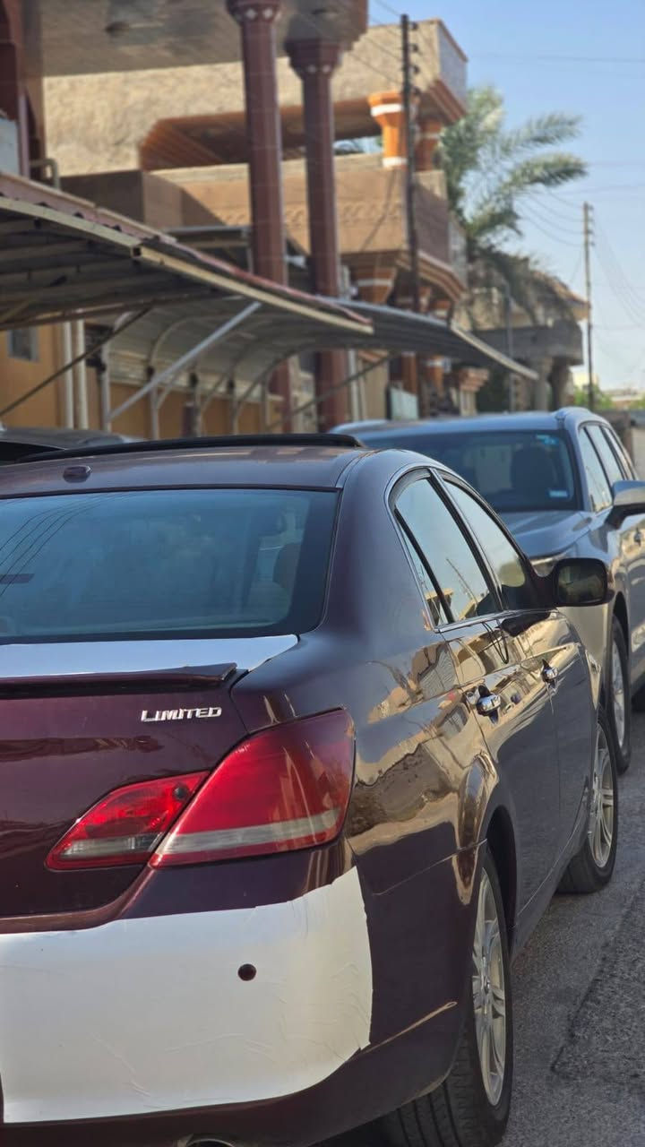 تويوتا أفالون (Toyota Avalon Limited) للبيع
اللون: ماروني مميز (عنابي الملكي) 🪵✨

موديل/2009

​الفئة: ليمتد (Limited) - أعلى مواصفات.

​الحالة: السيارة بحالة ممتازة جداً (شرط الفحص)

​المواصفات: فتحة سقف، كراسي جلد، تدفئة وتبريد كراسي، شاشة ونظام صوتي فاخر، بصمة تشغيل وبصمة أبواب، رادارات وحساسات، وباقي مواصفات الليمتد المعروفة من راحة وعزل وفخامة.

​📍 المكان: [ الأنبار / هيت]

💵 السعر :/115ورقه/   أو الاتصال على الرقم: [***********]
