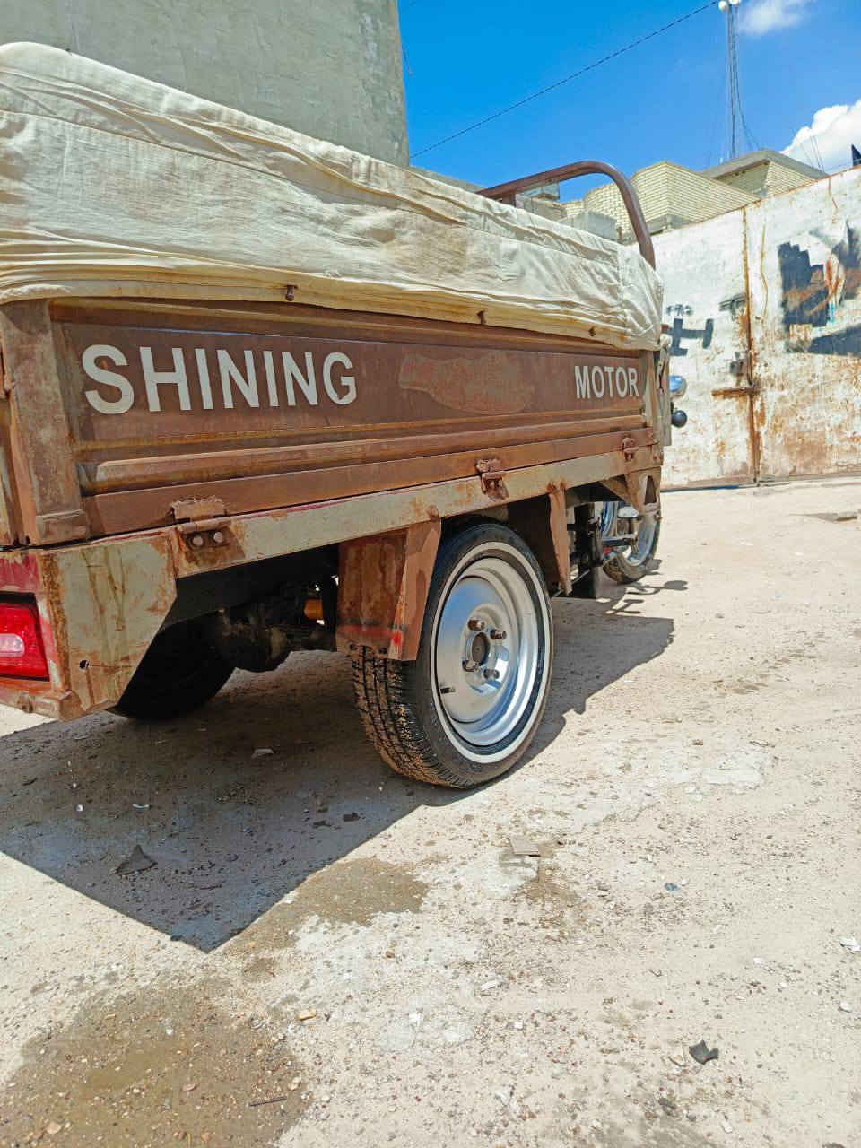 سلام عليكم ستوته للبيع موديل 2014اوراق اصوليه بيه مكينه 25صارله 20من شاده ستوته برغي مذب عليه كامله مكمله مكان كربلاء الرقم ***********اتصل ودلل
