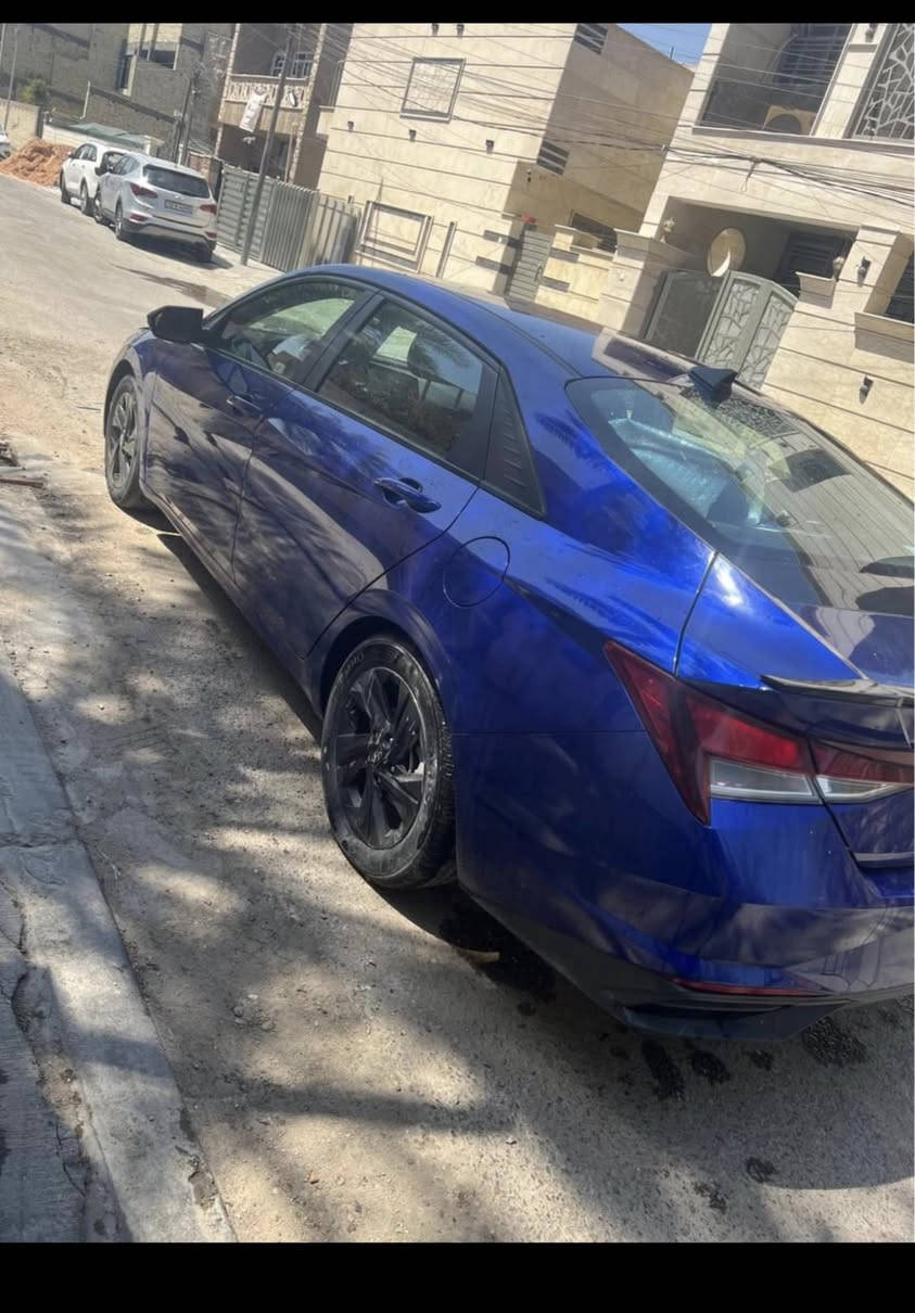 النترا 2022
حادثها موضح بالصور راجع بارد فقط دون اي حار 
وبيها شخط بالباب الخلفي عكس السايق 
مواصفات السياره معروفه 
شاشه وكاميرا وبصمة وبصمة ابواب 
وتدفئة ستيرن وتدفئة كشنات 
تحكمات ستيرن مثبتات سرعه ورادارات امامي خلفي 
وبعد بيها هواي تفاصيل
سعر السياره 150$ 
العنوان / بغداد 
للاستفسار خاص او ع الرقم 
***********
