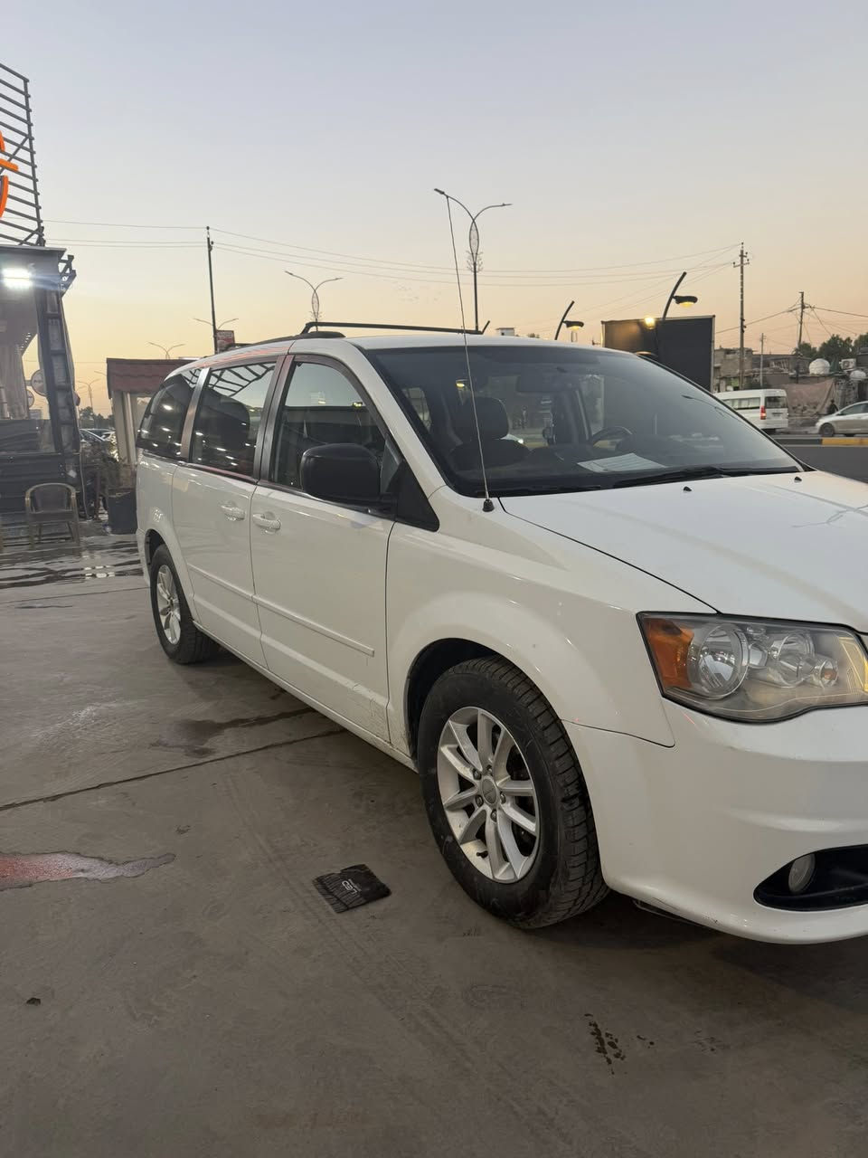 دوج كرفان للبيع موديل 2012 سياره جاهزة جديدة محرك كير مكفولات صدر تخم تاير كله جديد ما ناقصها برغي تدفئه تبريد كهربائيات كله شغاله سيارة وارد امريكي حادثة باب وجاملغ بيه مكانات صبغ ابيع احزام بدون ضربه شواصي الغود مكفولات رقم ديالى مشروع وطني تحويل بغداد السعر 97 ورقه مكان سيارة بغداد الرصافة رقمي ‭0771 717 7197‬
