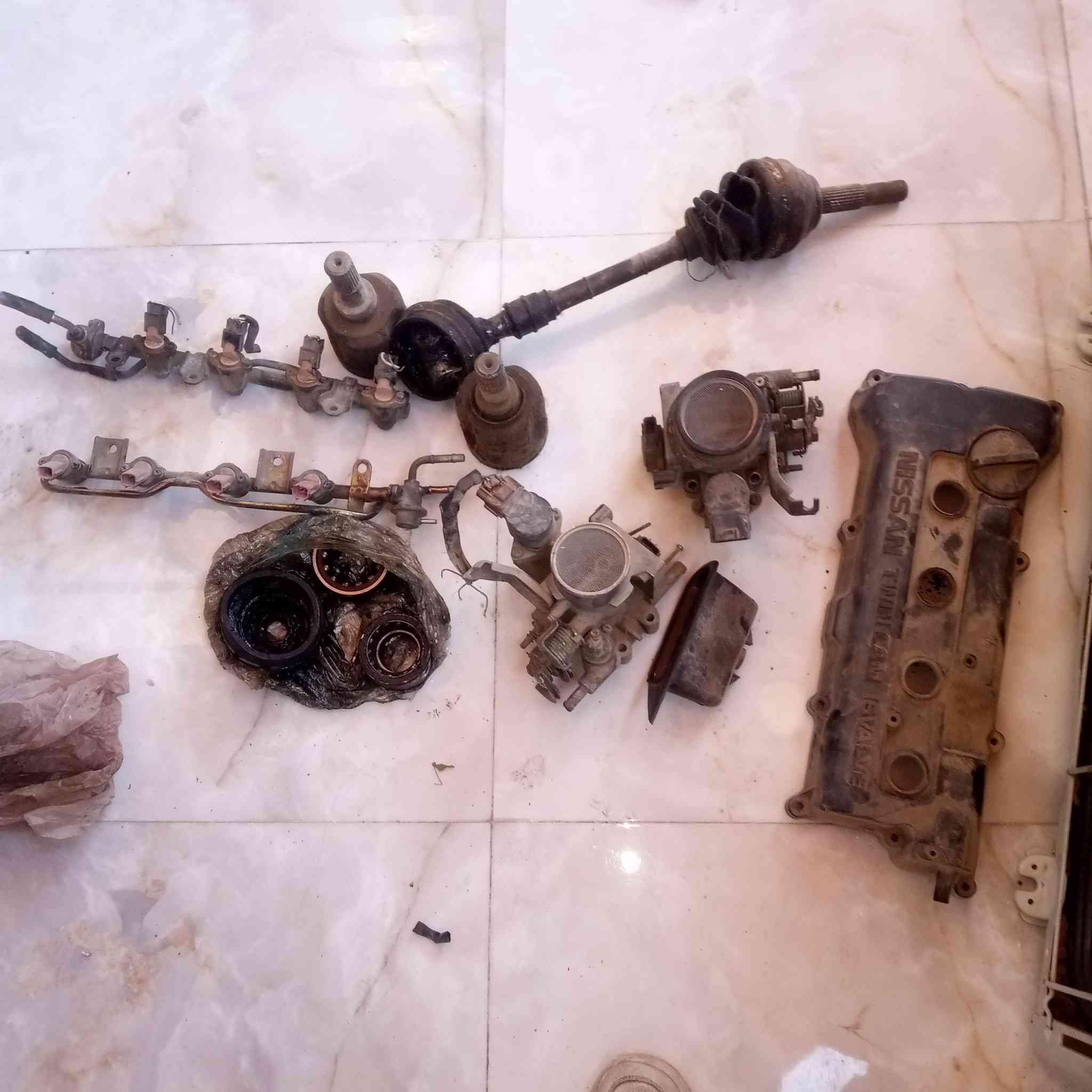 غراض نيسان
دوش ثنين نيسان سني 1600 مال كصه انطيك شرط

نوزلات هوه مسطره واحد مال كصه واحد مستخدم بس شرط ثنينهم

قبق محرك 

ودرايم شفت خارجي ودخالي شرط بس طاسه داخلي شوي تعبان
 مكاني كركوك واكو توصيل محافضات 
***********
