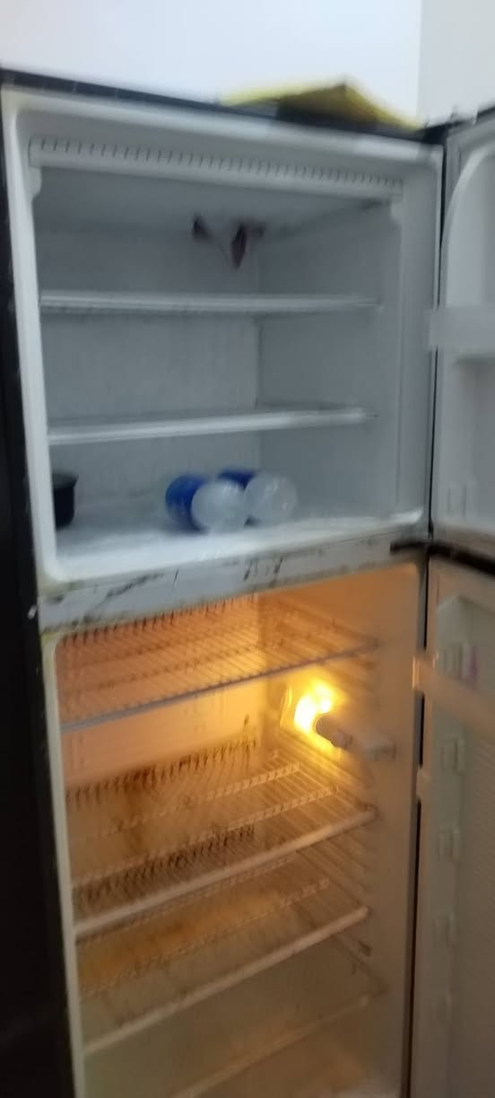 تخم درجه اولى شغل ايد مع ثلاجه حجم كبير شرط شغل مع سنك مع كاونتر بس ارضيه مترين لو ووك مع طباخ فريش مصري لووووك خناقين, ديالى


**إذا كنت صاحب هذا الإعلان وتريد حذفه لأي سبب، رجاءا أرسل رسالة إلى الدعم الفني**