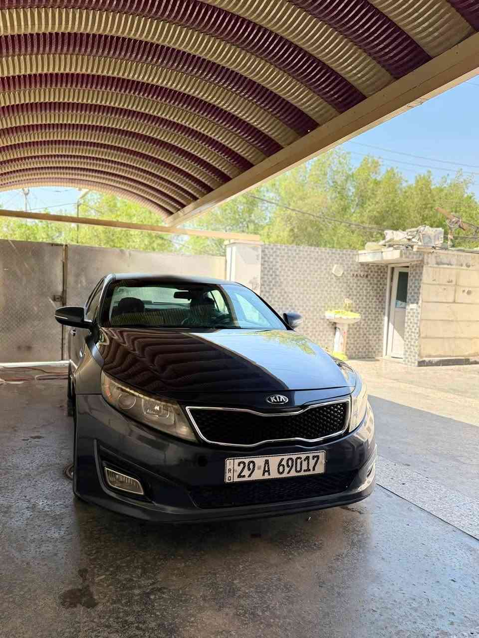 سلام عليكم كيا اوبتيما وارد أمريكي موديل 2015
حادثها كما في الصور صبغ بنيد وجاملغ 
بدون دواخل 
محرك 2400  لا تبخير ولا تنقيص
كير خير من الله 
حداديه مضبوطه 
تبريد ثلج 
تايرات جواها نظيفات كلش
رقم واسط أنكليزي تحويل ثاني يوم 
سياره جاهزه وكامله من كلً النواحي 
عارضها 100 
وبيها مجال 
***********
