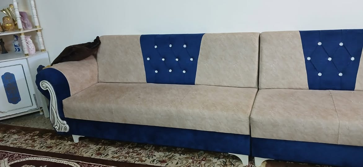 تخم للبيع ديوان نضيف وجديد
‭0787 733 2216‬
