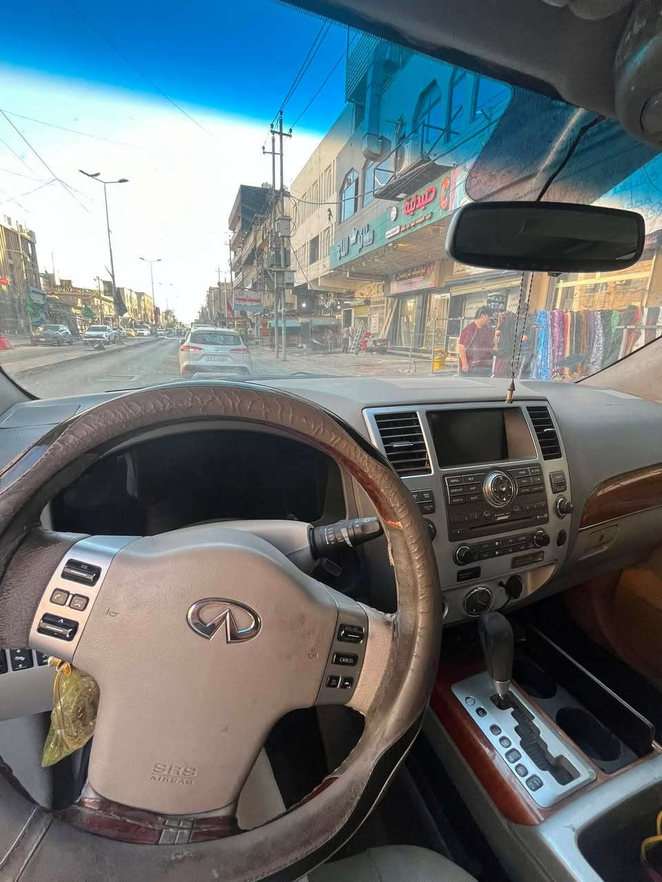 انفنتي QX56 للبيع سياره نظيفه بلنسبه لموديلها مصبوغه عام جماليه حداديه وصدر وتبريد كفاله بس بيه طبه بل گير مماثر ع سيارة تحويل ثاني يوم سياره باسمي السعر ٨٠٠٠$ تواصل ***********
