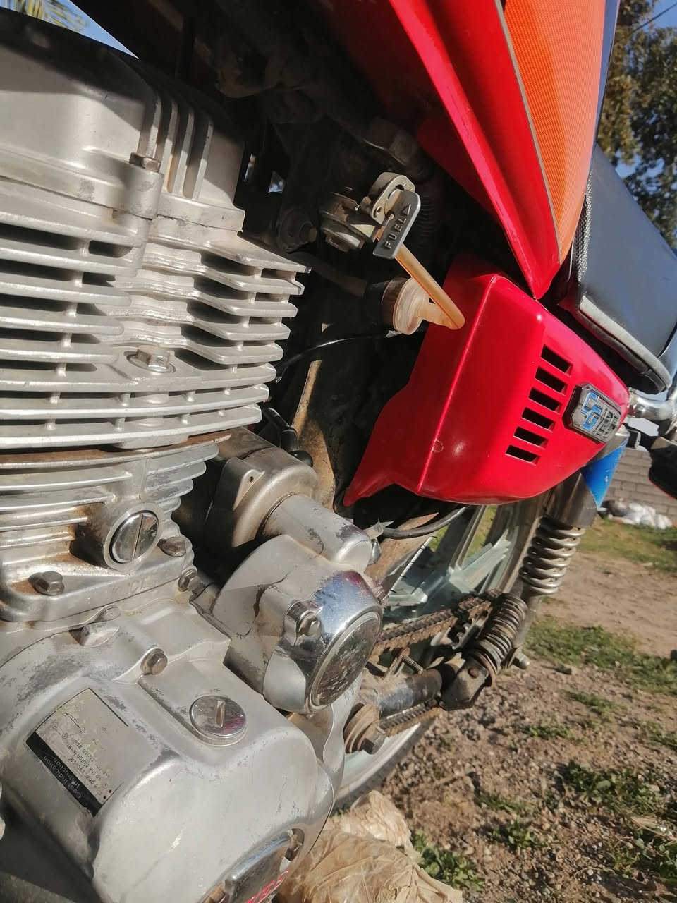 السلام عليكم..
يوجد موطور للبيع.
خمسة5 گير
گهربائياتو كله شغاله. 
سلف شغال. بسعر 250الف وبي مجال.


**إذا كنت صاحب هذا الإعلان وتريد حذفه لأي سبب، رجاءا أرسل رسالة إلى الدعم الفني**