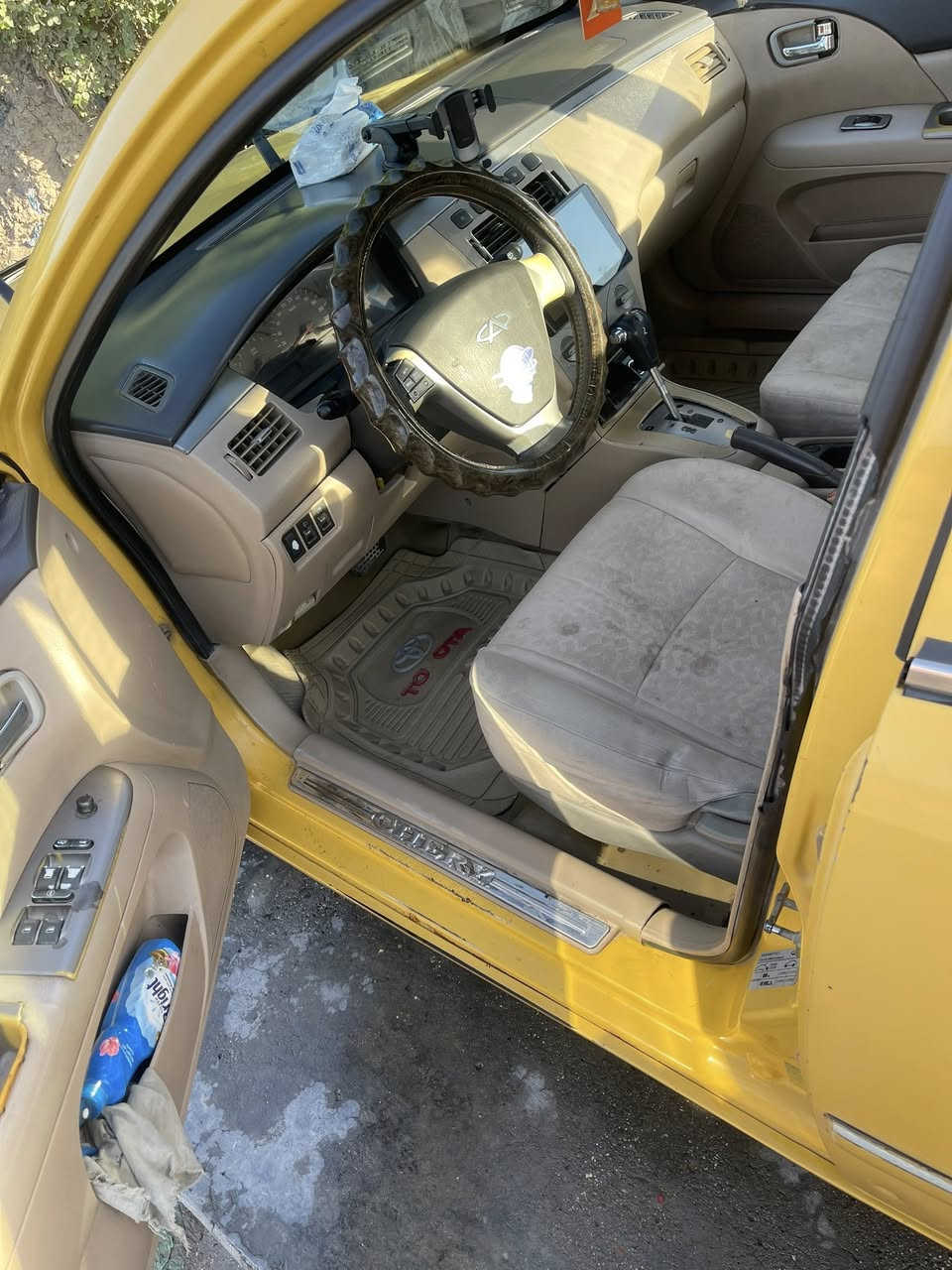 السلام عليكم
شيري اي فايف للبيع او مراوس مو مشكله 
موديل 2011 الرقم الجديد كير ومحرك كامري ابو الجف مكفولات 
تخم تاير السياره شاشه وكامره خلفيه 
السياره بلاديه بيه فقط الضربه بالجاملغ الخلفي موضحه بالصوره سمكره كامله بعد بس صبغ 
السياره نقصها تبريد بيه بعض نقوصات بسيطه 
غرامات ما عليه شي هيئه كذلك مصفره 
السعر 35 وبيه مجال المكان بغداد ابو غريب 
رقم الهاتف بي واتساب هم ***********
