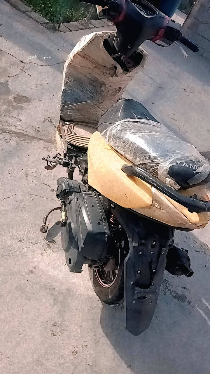 سلام عليكم دراجه لبيع ماكس 
دراجه نضيفه مكينه لا تنقص ولا تبخر صالنصه رياضي 
تواير جدد مكاني بل دوايه سعر 150وبيه مجال  
***********
