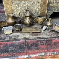 و مجموعة نحاسيات نحاس احمر نقش يدوي وطلاء فضة مزهريات ومصغرات ومنقلة و...