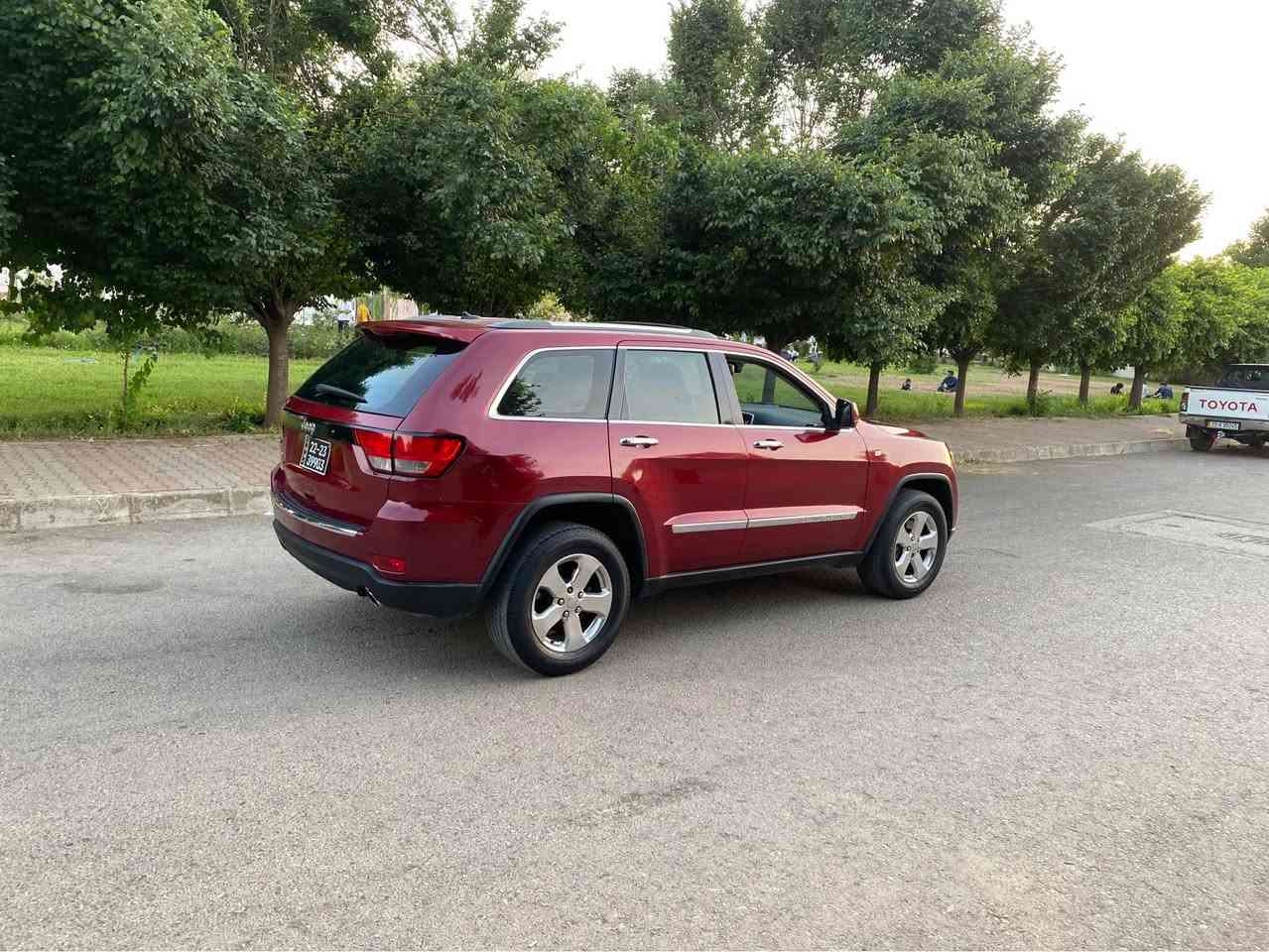 جيـــــــب لاريدو ٢٠١٢   V8

ليزةرى دوبةى  ( براوة ) تازة داخل 
فول فول قةبات مواسةفات بانوراما
دةحامى بودةحامى بةشةرت
بيويست بةوةسف ناكات
خوار بازار ٦٧ كةمةك مةجال
***********
شوين  رانــــــــــيه رانية, السليمانية
