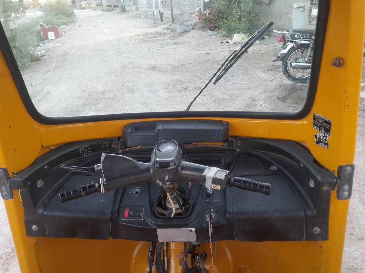 سلام عليكم شباب تكتك مديل 2020 تكتك معمره تعمير جديد تكتك نضيفه كلشي شغال بيها بس انكر سلف وتوكل بس بيها صوت خفيف بلمكينه توه بادي بيها رايدها ابخمسه اونص 5,500 بيها مجال رقم او سنويه بسمي مكاني شط العرب الجزيره الشراي يتصل وانه خادم *********** وتساب فقط
