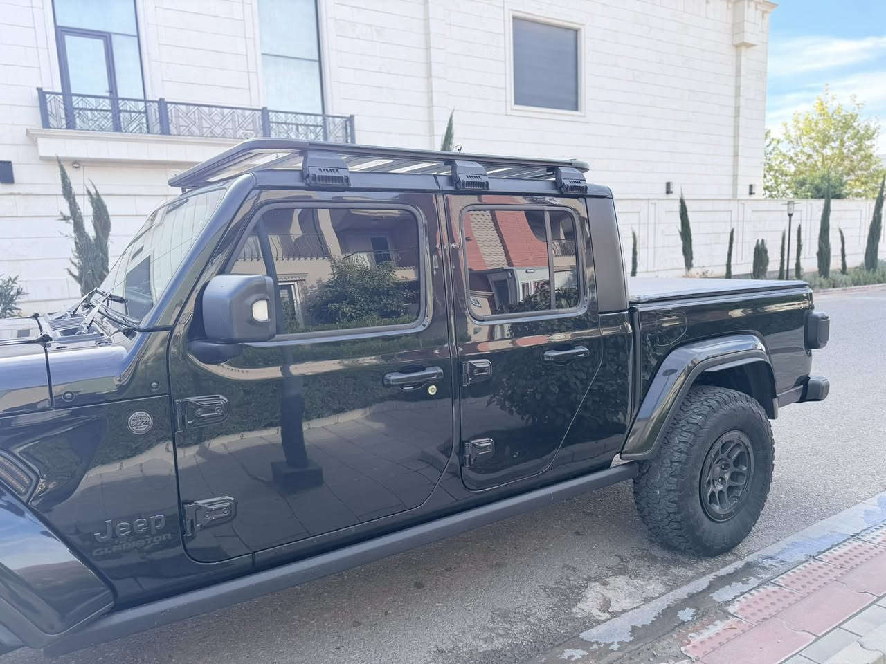 جيب كلاياتور موسفات سبورت
مكفول من صبغ و تعديل

موديل ٢٠٢٢ ماشية ٤٠ الف ميل

مصرف عليها كام جماليه 

دعامية ل دعامية بشرط

جيب گلادياتو ٢٠٢٢ سبورت كامل جوانكارى 

٤٠ هزار مايل روشتيه

بى سبوخ بى تعديل

 ***********

سعر ٢٩٨ ورقة و مجال
