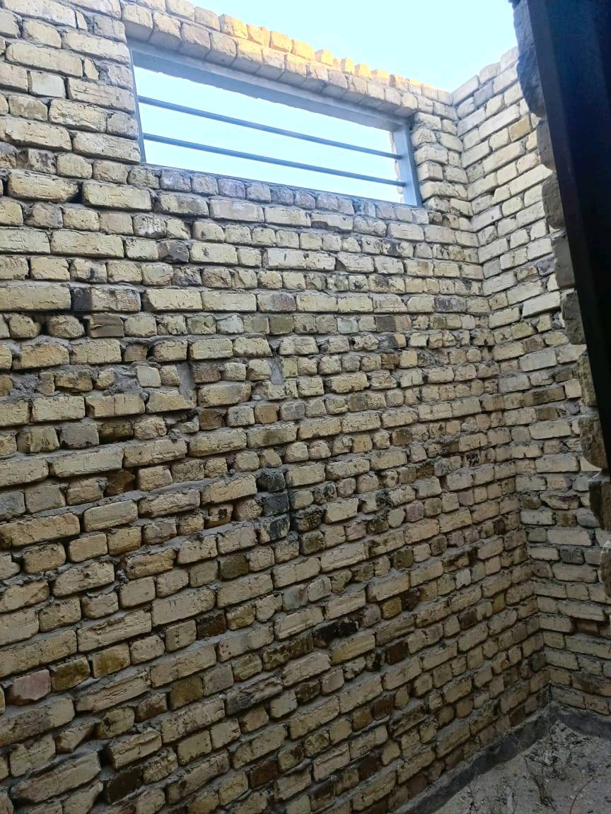 بيت هيكل للبيع 🏠📍
علوة الفحل
مساحة١٥٠ متكون من/
غرفة صالة مطبخ استقبال صحيات غربي و شرقي غرفة غسيل ومخزن و ٢مكشوفة (منور)
حديقة وطارمة الشارع مبلط  الكهرباء ب باب البيت و خدمات ماي وخط مولدة ذهبي 
الرقم للاستفسار ***********