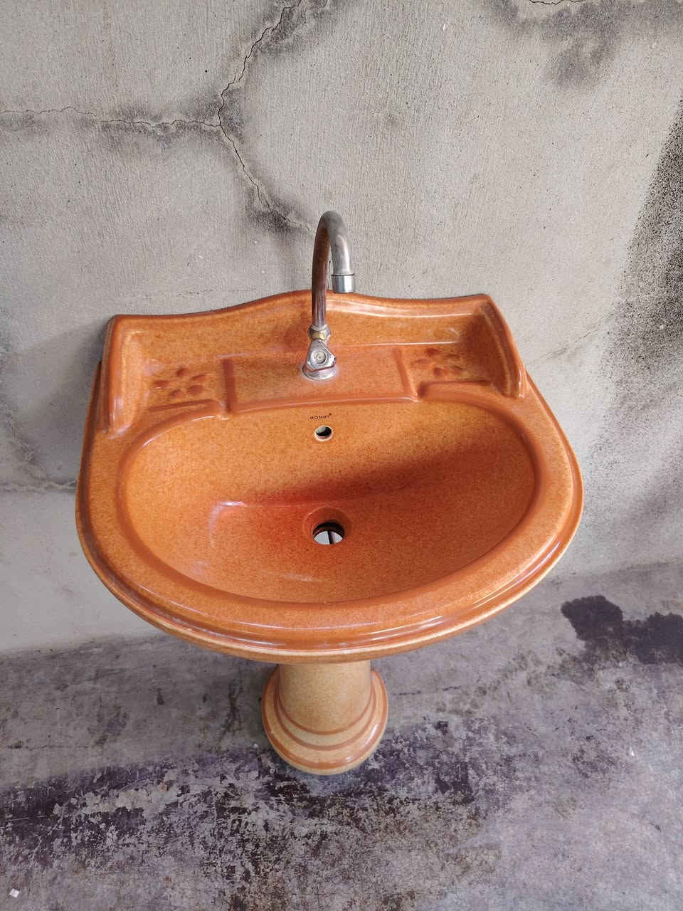 متاح مغسله كامله هيه والخلاط سعرها 25 وبيها مجال الشراي يخابر *********** أو يدخل خاص 💜
