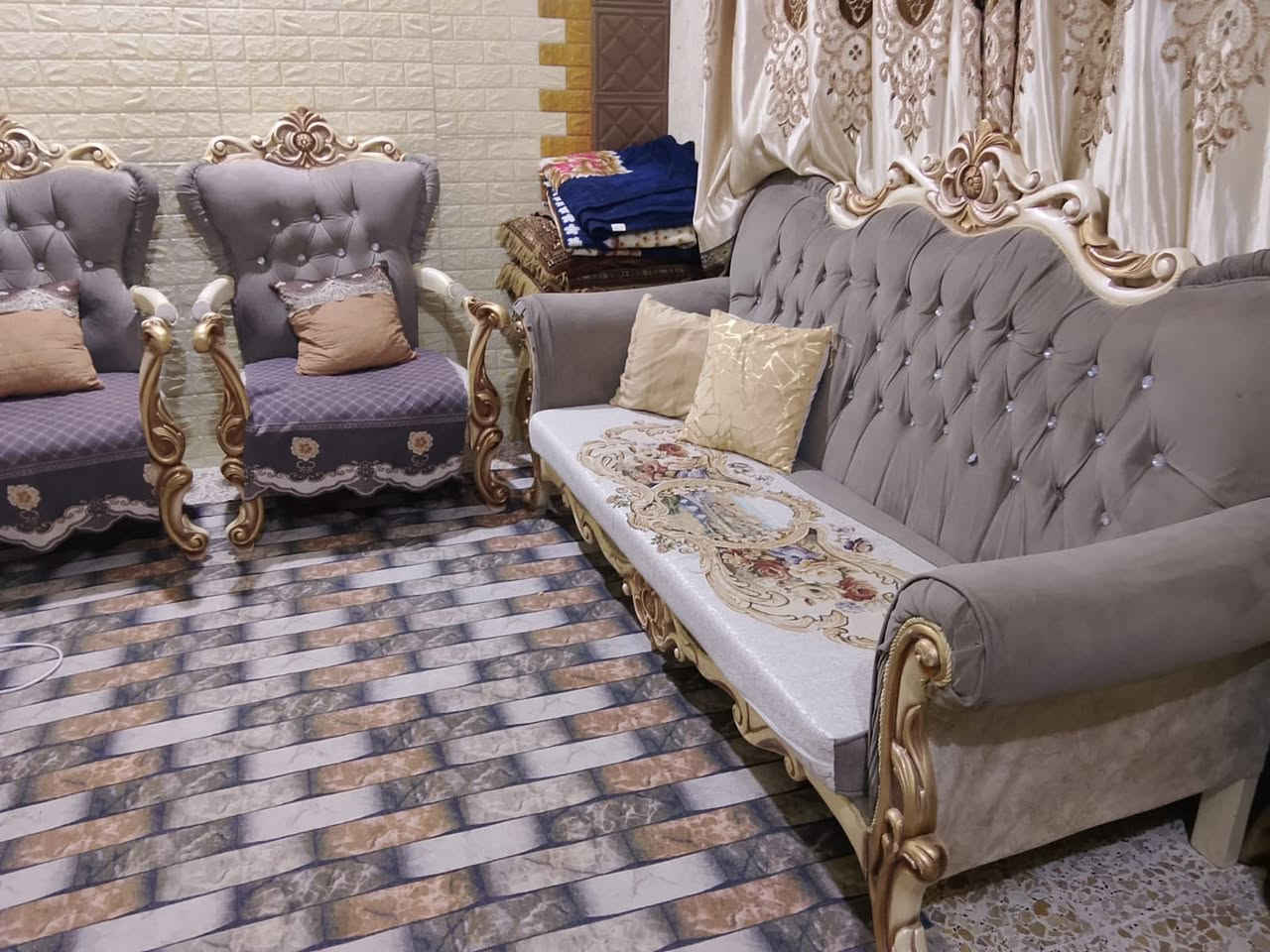 السلام عليكم تخم ملكي 8نفرات نضيف 

السعر 250وبي مجال


**إذا كنت صاحب هذا الإعلان وتريد حذفه لأي سبب، رجاءا أرسل رسالة إلى الدعم الفني**