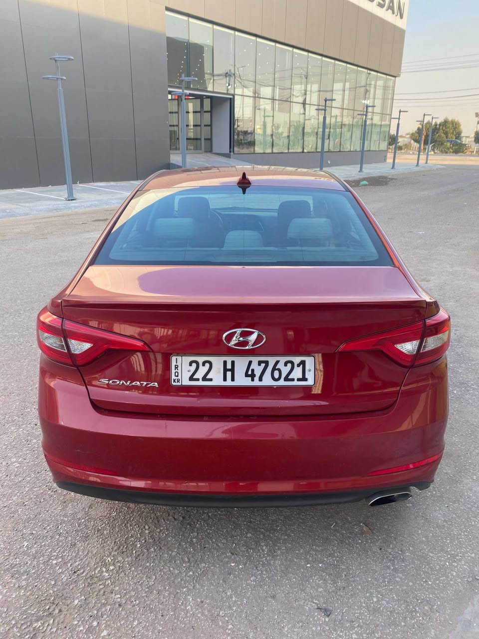 السلام عليكم
للبيع سوناتا 
مديل ١٧ امريكي
ماشيه120حقيقي
السعر 135 وبيها مجال 
سنويه جديده تريد وكاله تريد مداور
السياره كلين دعاميه الاماميه فقط
محرك، كير ،حداديه  شرط نظافه فول سياره جديده 
مكان السياره بالنجف 
رقم ***********
