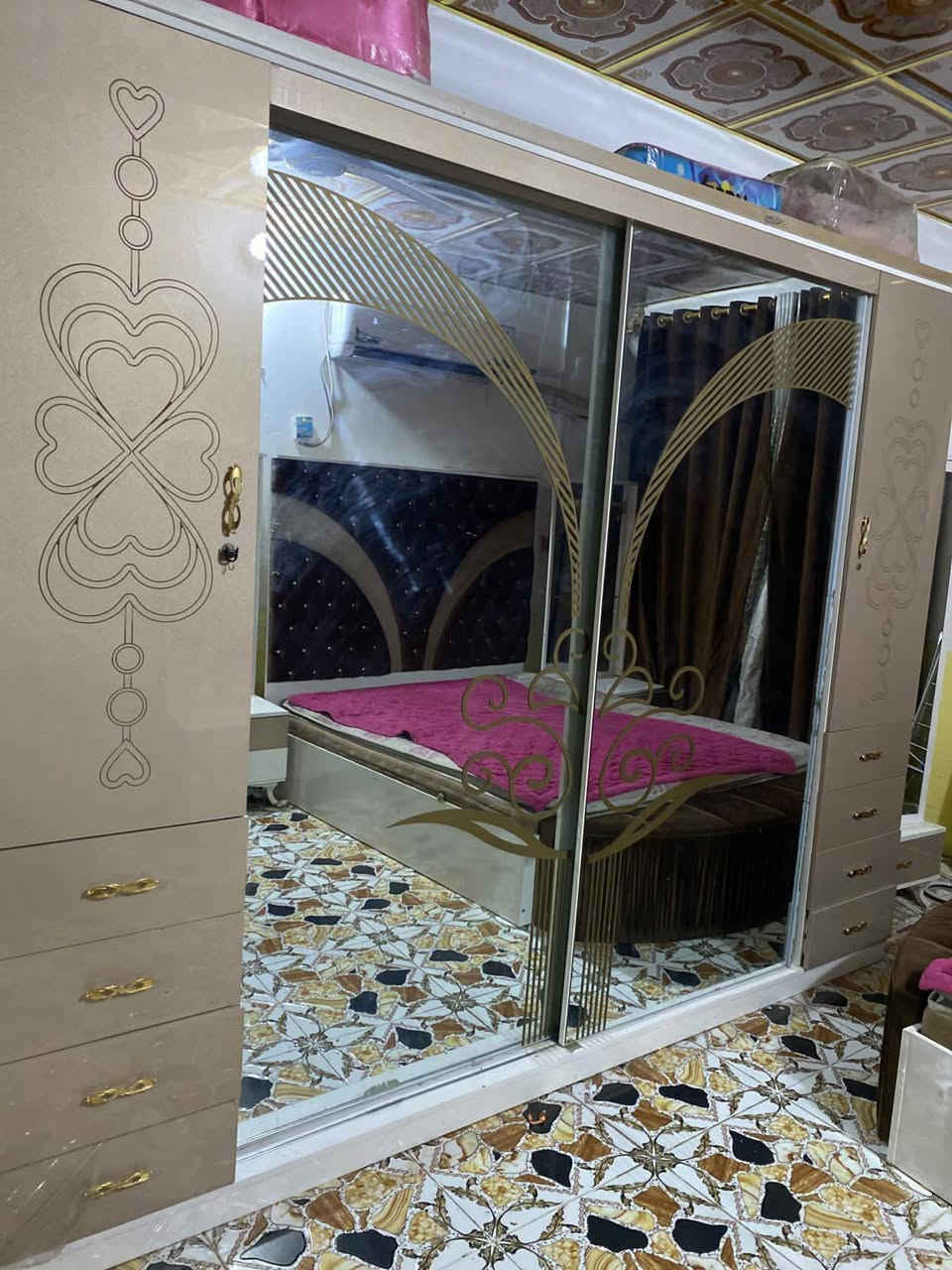 السلام عليكم 
يالله يارزاق غرفه ضخمه تركيه البيع عشر قطع 550وبيهه مجال وشراي يجي خاص


**إذا كنت صاحب هذا الإعلان وتريد حذفه لأي سبب، رجاءا أرسل رسالة إلى الدعم الفني**