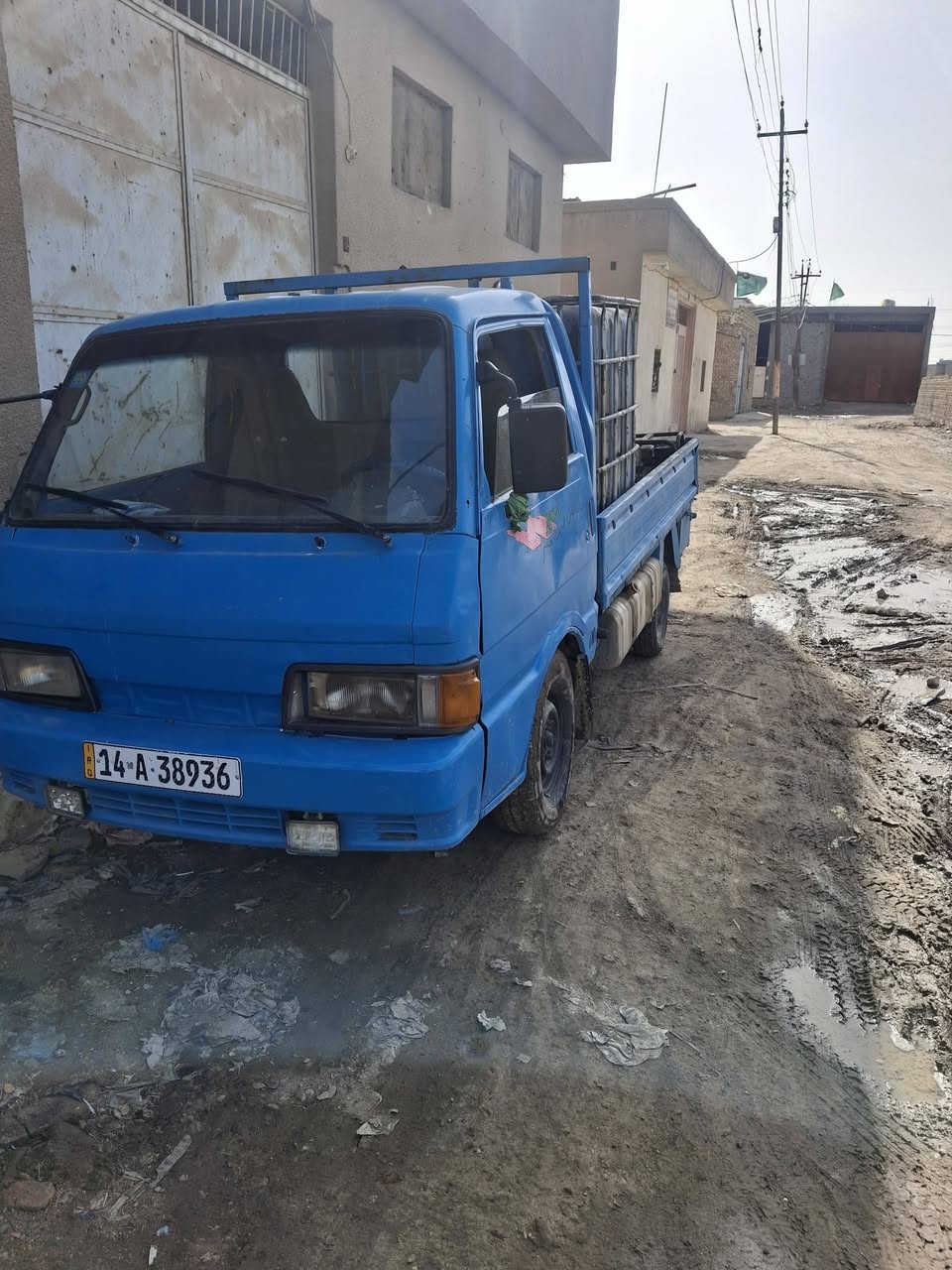 السلام عليكم كيه بنكو مديل ٩٥ رقم دولي بأسمي تحويل مباشر السياره مكينه كير كارتون هستوني مجفته اكسل مكفول كهربائيات تخم تاير كله جديد السياره جاهزه كبل للشغل السعر ٤٥ العنوان بابل ***********
