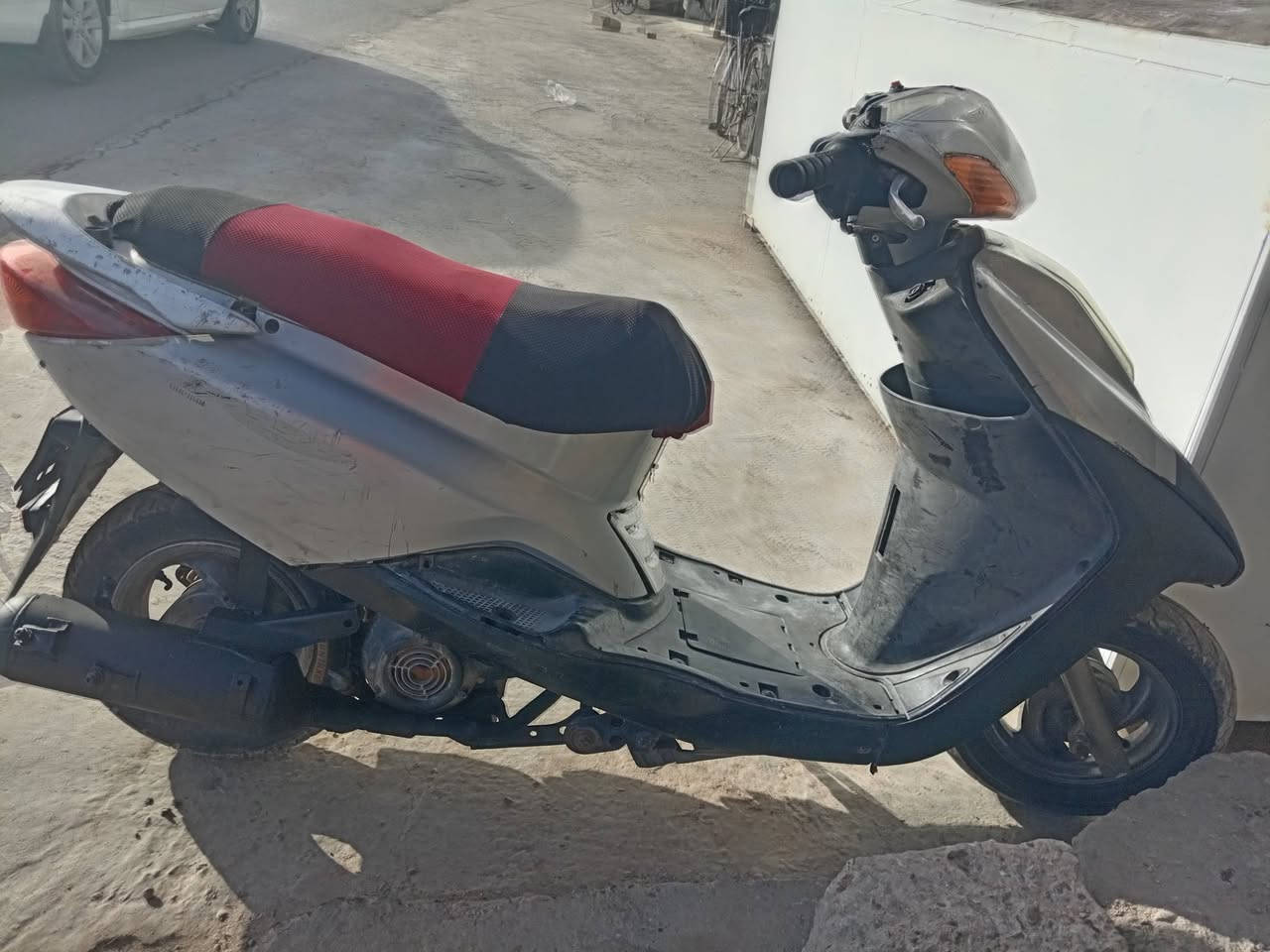 للبيع الخلل الوحيد بيه مكسور مكان البرغي مال صالونصه الفوك من المحرك الباقي كفاله مكاني حصوه مال حله ***********اسكندريه
