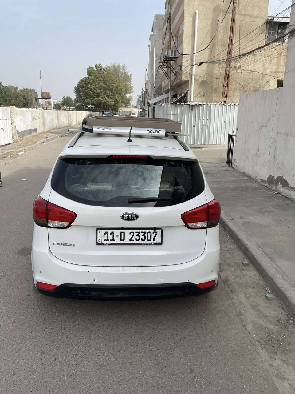 السلام عليكم من رخصه الادمن 
سياره كيا كارنس 
موديل 2016
رقم بغداد انكليزي  سياره ب اسمي تحويل ثاني يوم
سياره جاهزه من كلشي على ايدي 
ماشيه 104 الف
تحكمات ستيرن 
تدفئه تبريد شغال 
سبعه راكب 
محرك 2000
مابيها حادث مابيها صبغ مكفوله 
مستعجل على بيعتها محتاج فلوس 
السعر 145 وبيها مجال بسيط حك الجيه 
مكاني بغداد الطوبجي خلف سجن الاحداث
*********** الاستفسار
