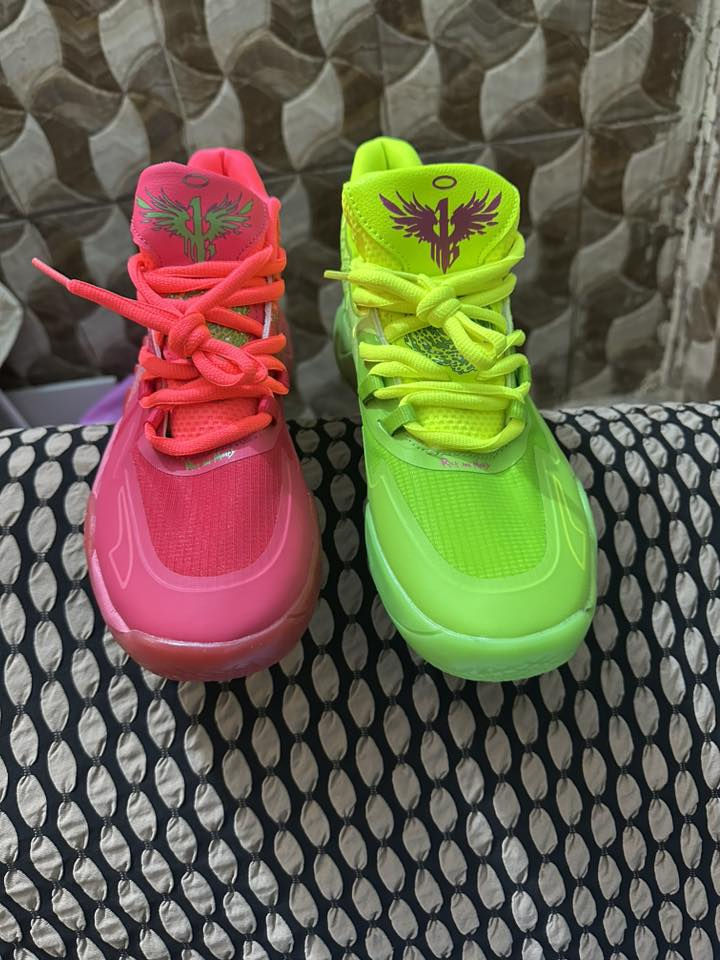 قطعتين احذيه كرة سلة اللي وياه جواريب قياس ٤٥ سعره ٢٠ قفل 
والموديل الثاني يجي لونين اخضر واحمر فيتنامي اصلي ( بومه ) قياس ٤٦ قفله


**إذا كنت صاحب هذا الإعلان وتريد حذفه لأي سبب، رجاءا أرسل رسالة إلى الدعم الفني**