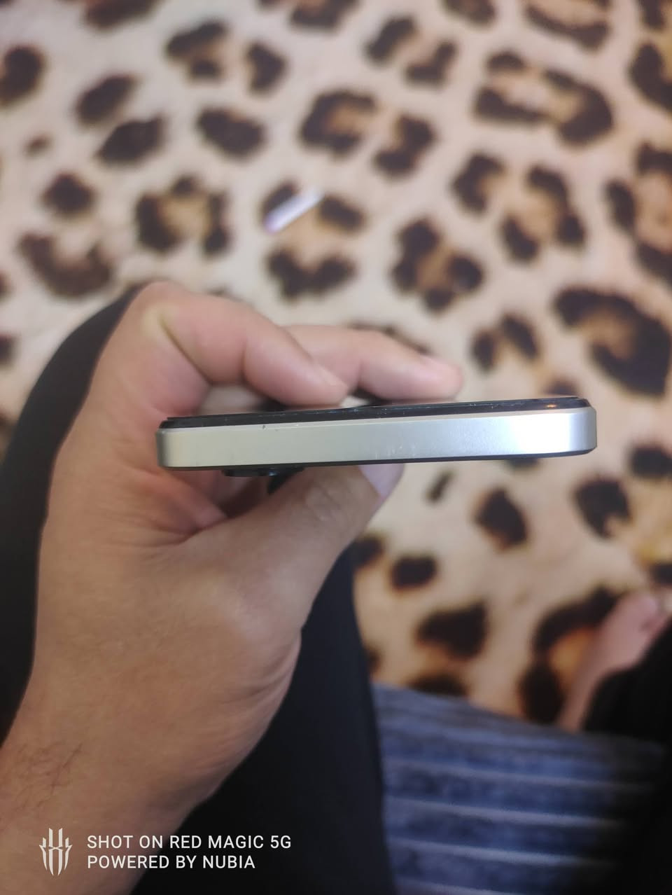 ريدمي C33 ذاكره 128+4داخليه
نضافه 99٪100 بدون ملحقات
سعره 100
***********
