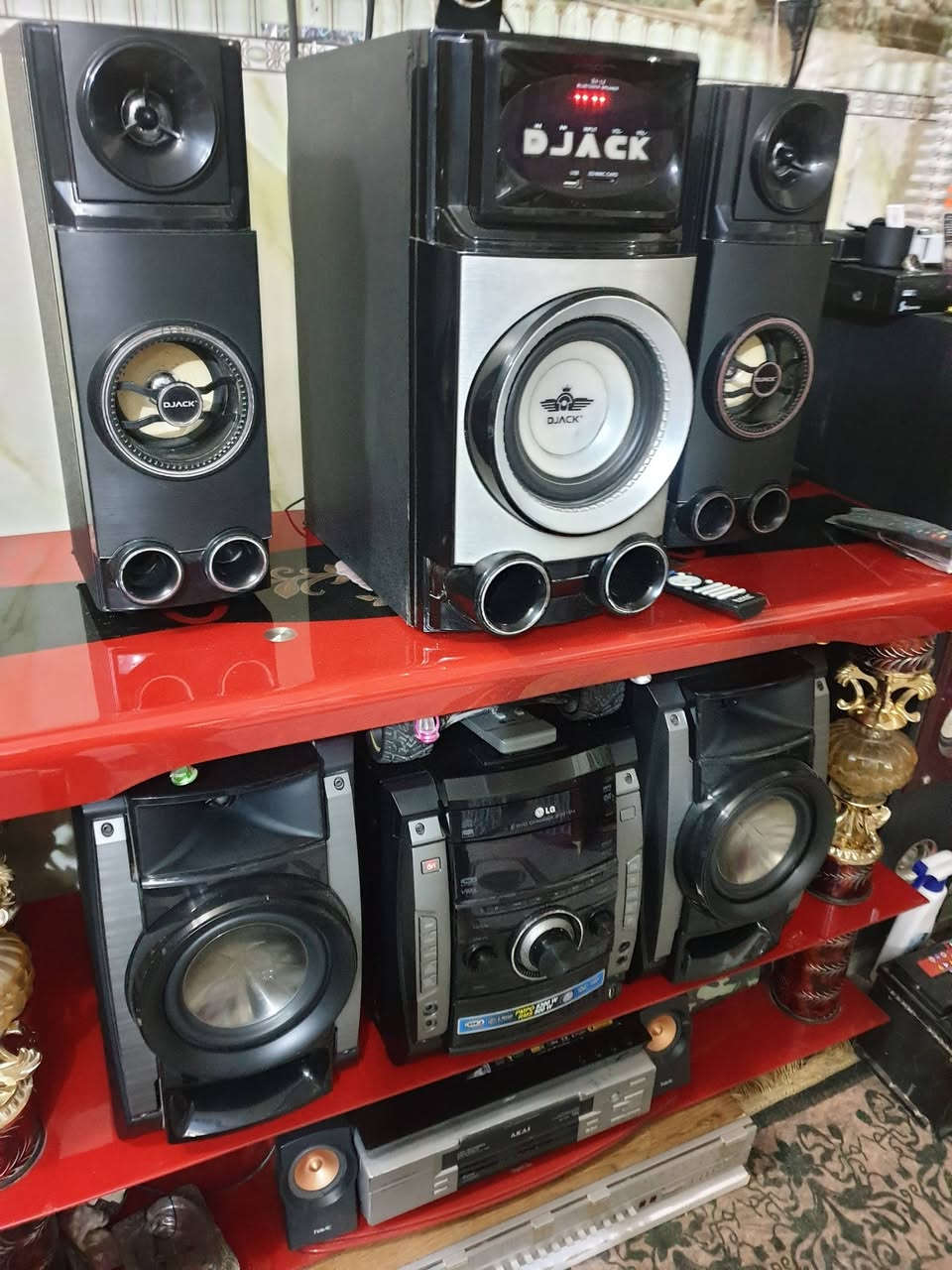 دي جي(DJ ACK)  بلوتوث وراديو وفلاش ورام واواكس تحكم بيز  السعر ٧٥ الف نوعية راقية الابعاد 46×23×41سم  العمق الحلة مهندسين الاتصال على الخاص او موبايل  ***********  يوجد توصيل
