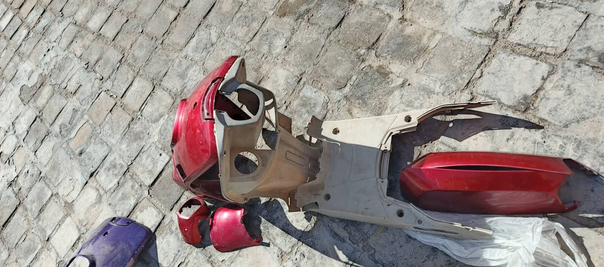 غراض للبيع تريد شلع تريد قطع كلمن وسعره كفرات وكلجات وبعد هواي غراض ***********
