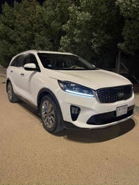 سورنتو ٢٠٢٠ • ٩٨٠٠٠ كم • ٣٫٥ ٦ سلندر