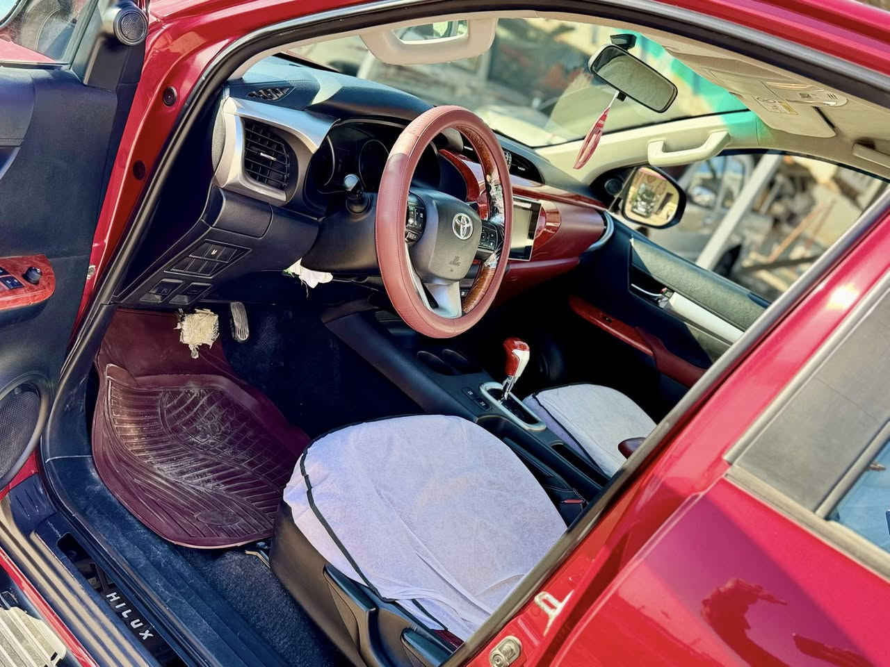 سلام عليكم
هايلوكس موديل 2019 كويتي 6 سلندر TRD
رقم قادسيه بأسمي سنويه ورقم جديد
مكفوله كفاله عامه حداديه جديده ماشيه 125 ألف حقيقي .
السعر 310  وبيه مجال الهاتف ***********
العنوان : الديوانيه قضاء البدير
