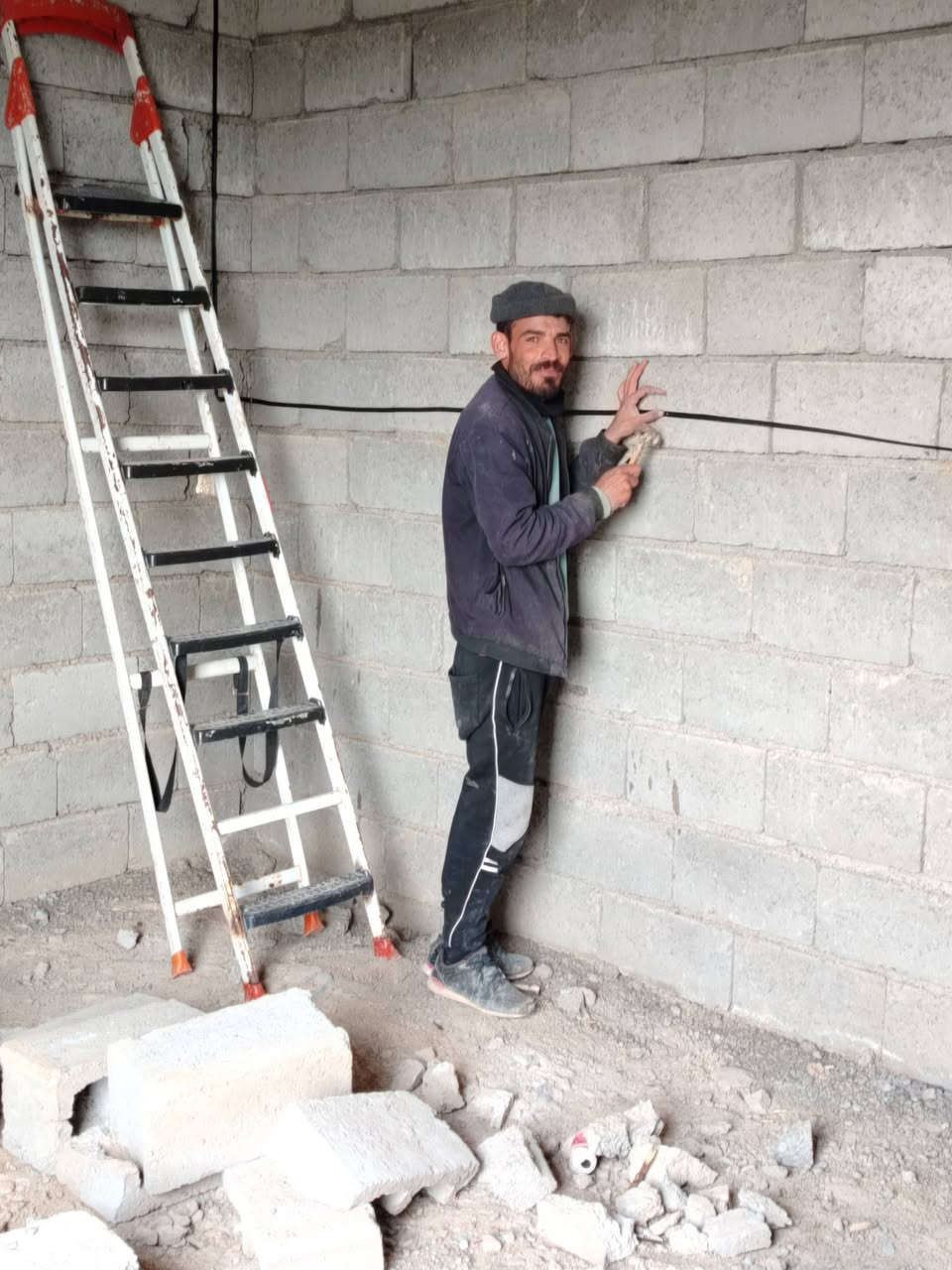 سلام عليكم. تأسيس كهرباء وربط. مفاتيح كهرباء. ربط  كامرات. تصليح بورد ربط كونتاكتر. ***********
