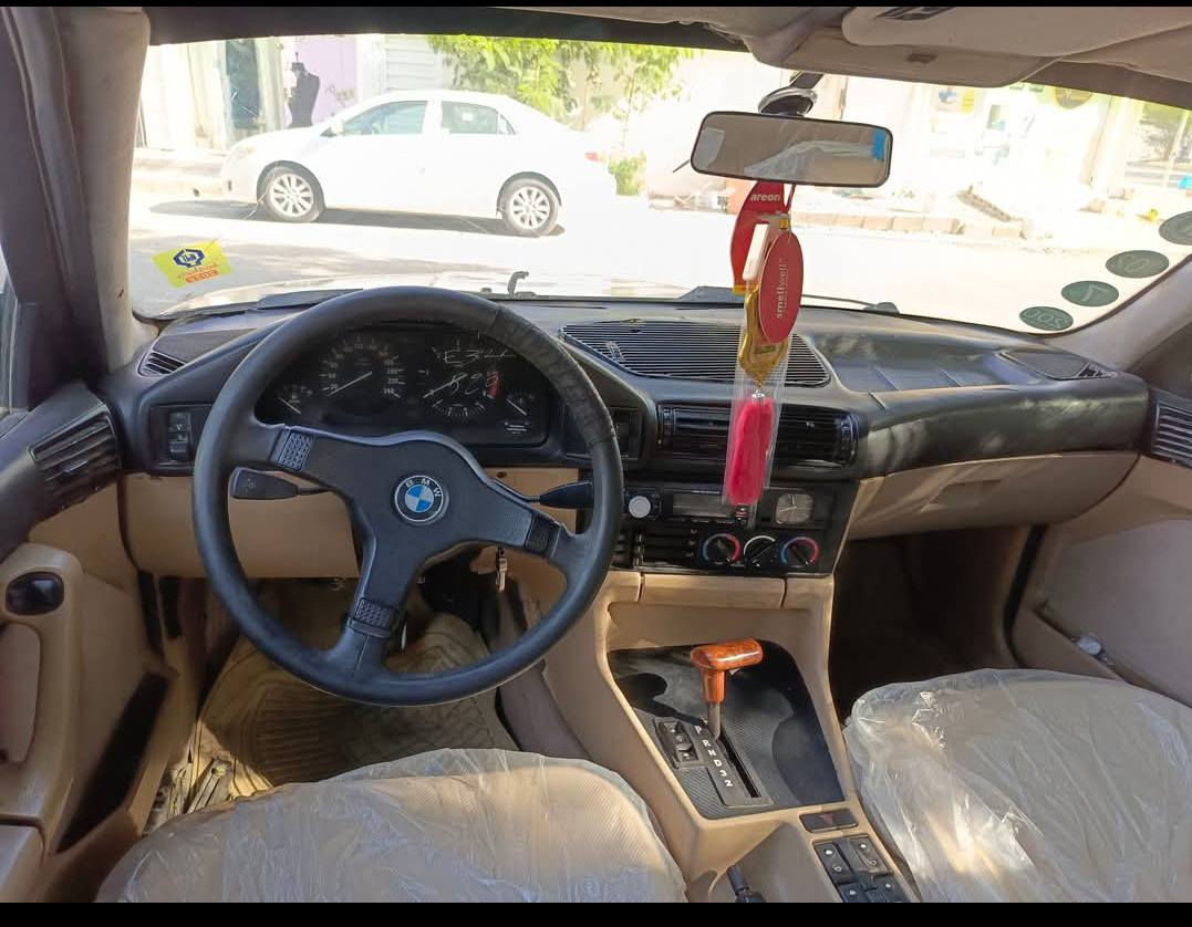 السلام عليكم للبيع 🇩🇪BMWموديل 1989 محرك كير اكسن شرط
جامات كهرب سلايت حجم 520 مكينه وكير 525اوتوماتيك
شرط التحويل أو وكاله للاستفسار مبايل *********** 🤙
والف مبروك مقدما السعر 💣35وبيها مجال بسيط
