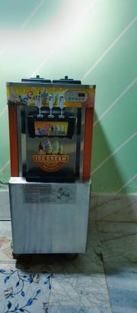 ميكنة آيس كريم • جديدة • استخدام أقل من شهر