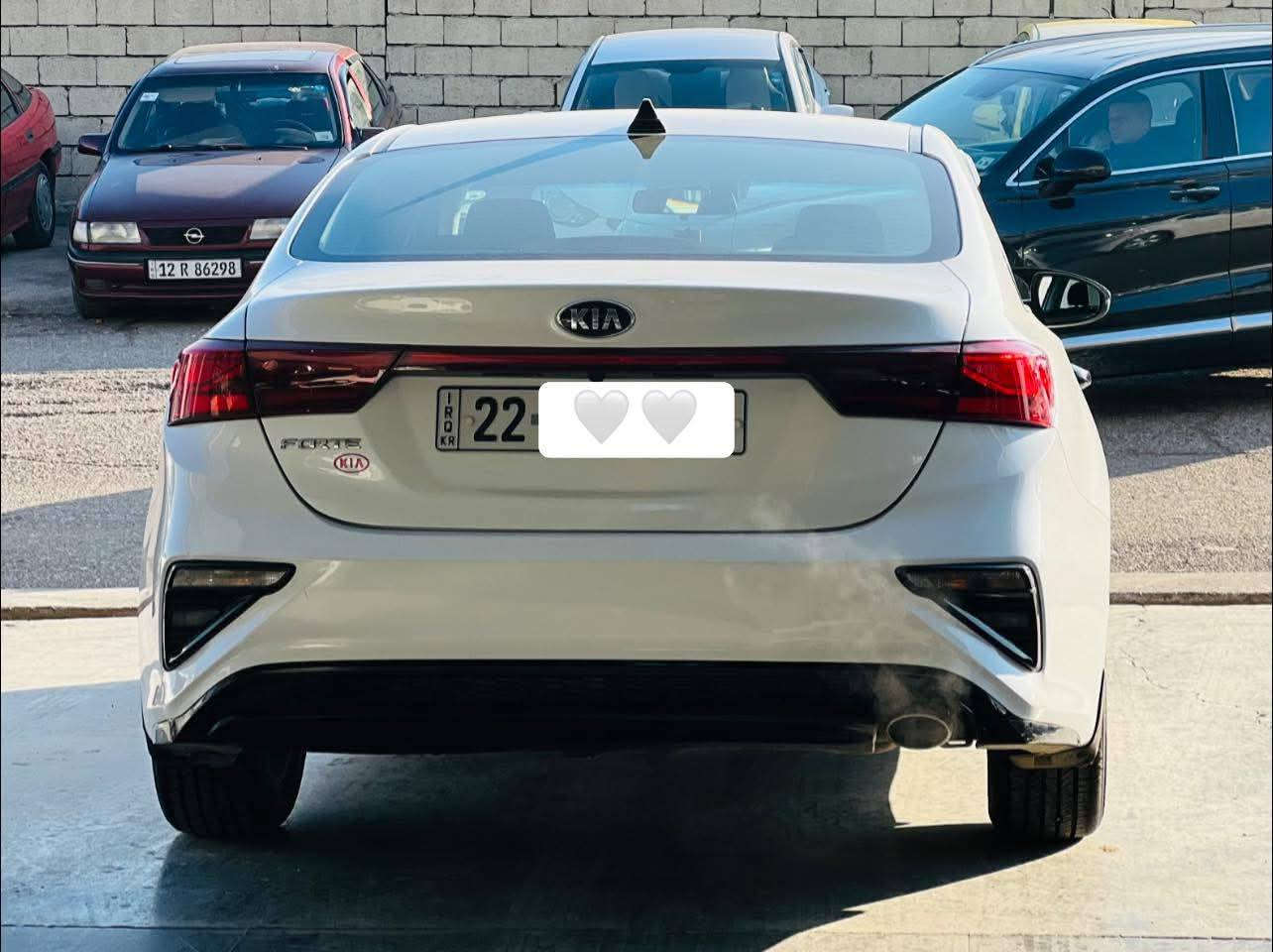 السلام عليكم كيا فورتي 2021
بيها صبغ جاملغ وباب ونص بنيد بيها داخل بسيط بلقاعده مال الجاملغ بدون شاصي شرط صوره الحادث مرفوقه بلمنشور
ايرباك ستيرن فقط
السياره نص فول سياره جديده
ماشيه 58 بدون بارد السياره 
مكينه كير كله شرط شركه
رقم اربيل سنويا جديد 
كابون بيها السعر 135وبيها مجال بسيط 
مكان السياره موصل الايسر 
للاتصال
***********/***********
