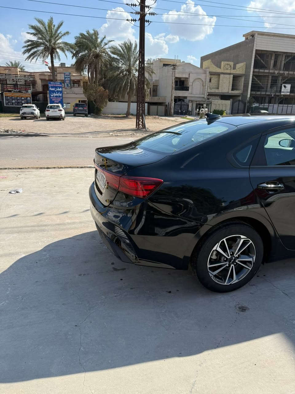 سلام عليكم للبيع كيا فورتي 
مكلف بالنشر اكرر مكلف بالنشر رقم صاحبها موجود 

فورتي ٢٣ 
بدون دواخل 
بدون شاصي 
راديتر بلاد 
كاعيات بعده ممشدوده
ماشي 34 الف كيلو 
لون اسود فحمي 
مواصفات ex 
ربع بنيد ب١٤٨ وبيها مجال شي بسيط  استعمال شخصي واعتذر عن الاطاله سعر معجبك اعبر المنشور بكلمه طيبه 
*********** احمد اغا 
*********** علي
