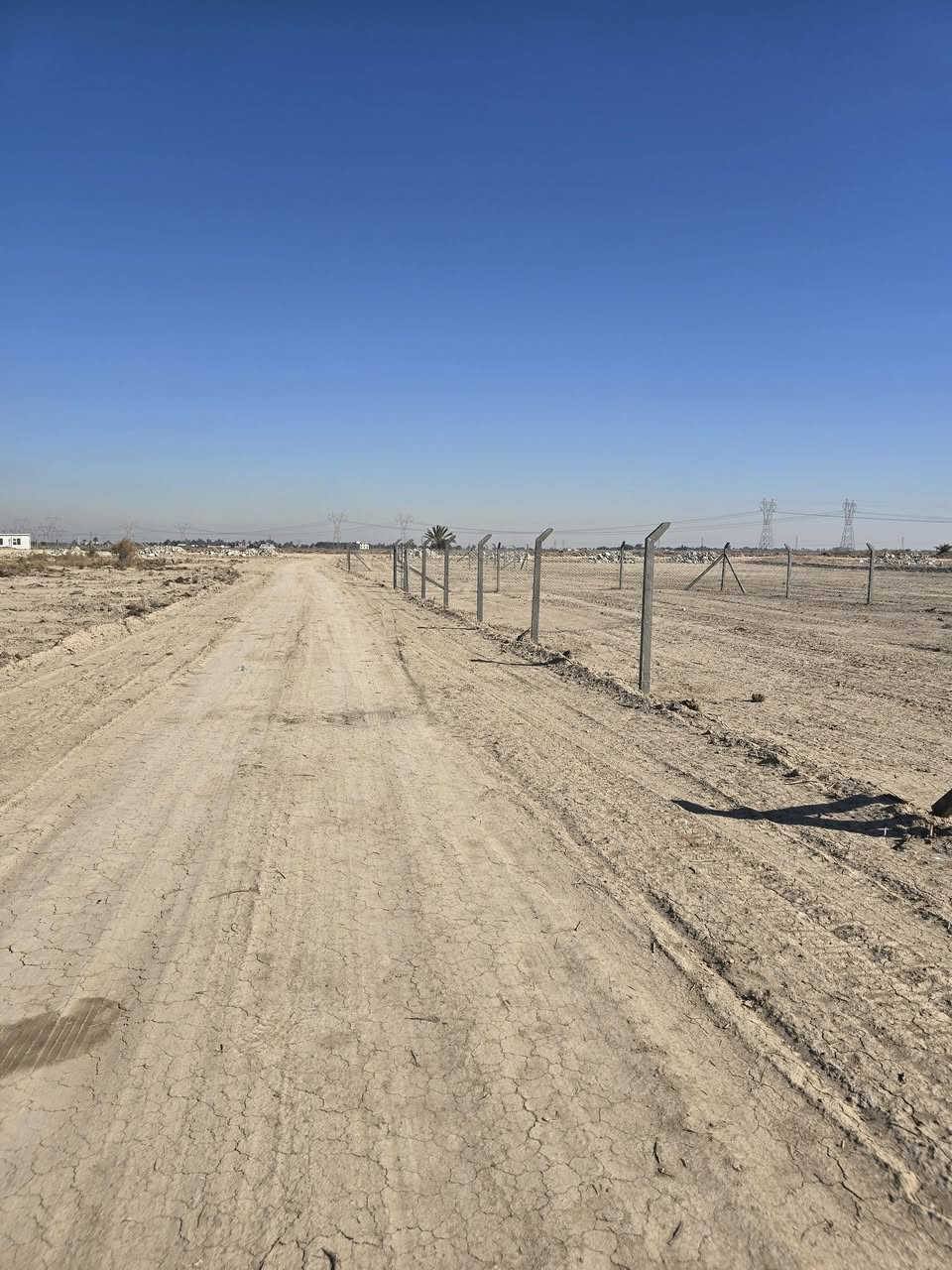 مجمع ال هرموش قرب سيد سرحان تبعد عن شارع العام كليو ونص
القطعه مساحه ٥٠٠ متر ب١٢ مليون

سند ٢٥

مداور ثاني يوم

القطعه هيه وسياج أبي ارسي ب١٢ مليون
*********** اتصل عليه رقم هاتف
