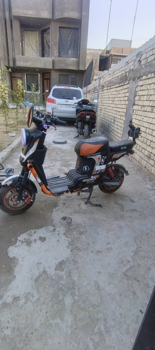 دراجه شحن للبيع H900 من شركه Hisكلشي مابيها دراجه نضيفه
نضام بكR 
بطاريات وايرارت حراري
اربع نمر4
سرعه 80/70
تمشي مسافات
بلوتوث 
نضام كشف اعطال
ملف 2000
مدرعه
السعر 350 الف اوبيها مجال المكان بغداد الزعفرانيةلل تواصل رقم واتساب 770 974 3045  او خاص


**إذا كنت صاحب هذا الإعلان وتريد حذفه لأي سبب، رجاءا أرسل رسالة إلى الدعم الفني**