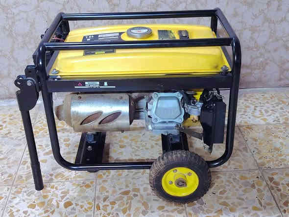 مولد استره ٣ ونص كيفي ١٥ امبير ملف نحاس سلف وبكره نضيف كلش ما داخل تصليح ابد بعدهي عله وضع الشركه شغاله وعل فحص السعر ١٦٠ الف هاتف؛ ((***********)) ((***********)) الكورك بي واتساب يوجد خدمت توصيل العنوان بغدا د تاجي
