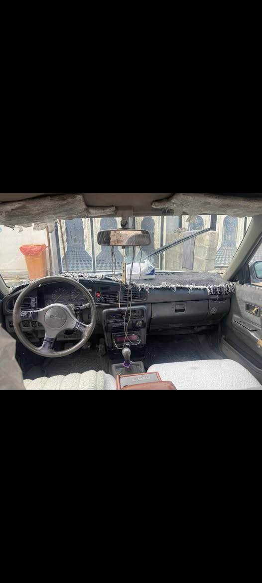 سلام عليكم  مازدا موديل 90 سليمانيه رقم جديد سنويه جديده تحويل ثاني يوم بسمي السياره كير مكينه كفاله عامه بيها ضربه جاملغه مكاني كلار السعر 35 اوبيها مجال اتصل اوتدلل ***********
