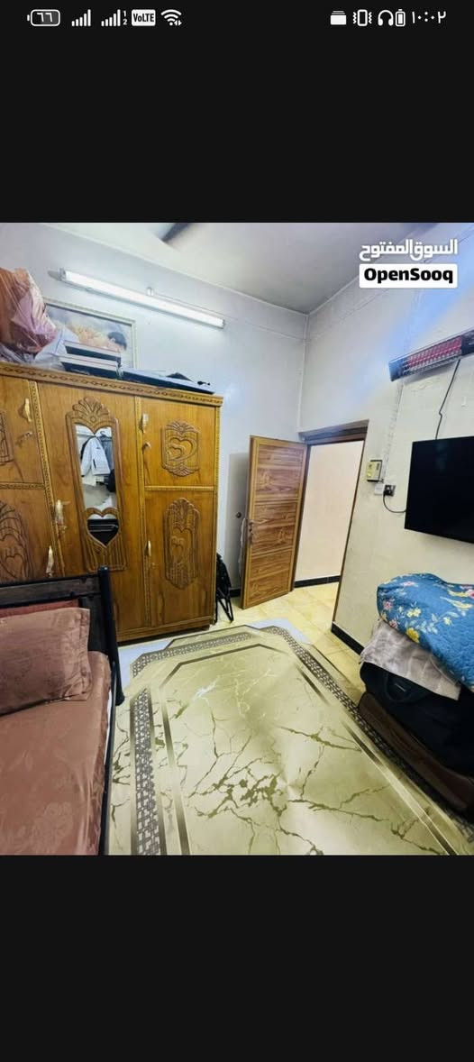 سلام عليكم
بيت للبيع امن داخلي
ملك صرف مساحه 100
قريب عل شارع العام
البيت بصف الركن
عرض شارع 15م
البيت طابقين

3غرف حمام مطبخ وصاله ديوانيه وكراح
بيت قريب عل كلشي موقعه حلوه
السعر 165 وبي مجال لشراي
ايستفسار هذه رقمي واتساب *********** البصرة, العراق
