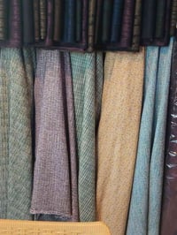 صوف مربعات • كل الألوان • مجاور ثانوية الزاب