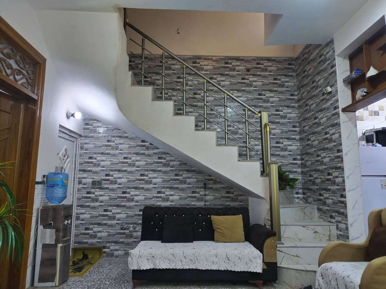 سلام عليكم 
دار للبيع مساحه 100م طابق واحد خلف صدلية صافي صفا الجاير عن الشارع العام السايدين مسافه30م للاستفسار اكثر على خاص


**إذا كنت صاحب هذا الإعلان وتريد حذفه لأي سبب، رجاءا أرسل رسالة إلى الدعم الفني**